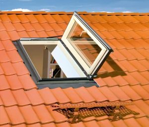 Fereastra mansarda acces acoperis FAKRO FWP U3