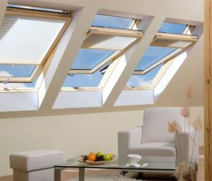 Fereastra de mansarda Fakro FTP V U3 montata 2