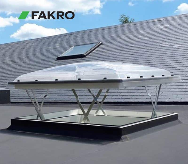 Fereastra-evacuare-fum-acoperis-terasa-FAKRO-DSC-P2.jpg Fereastra evacuare fum acoperis terasa FAKRO DSC P2