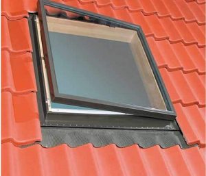 Fereastra luminator FAKRO WLI 2 e1602680950973