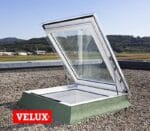 Fereastra-trapa-pentru-iesire-pe-acoperis-terasa-VELUX-CXP.jpg